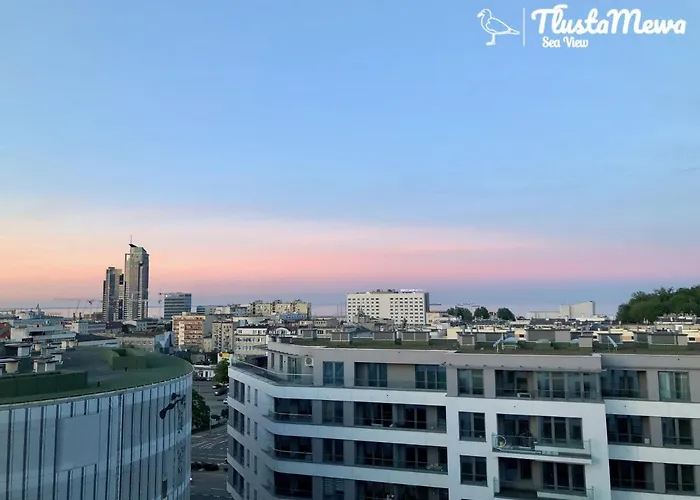 Tlusta Mewa Sea View דירה גדינייה